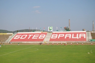 Ботев Враца приема Локо София в ключов сблъсък