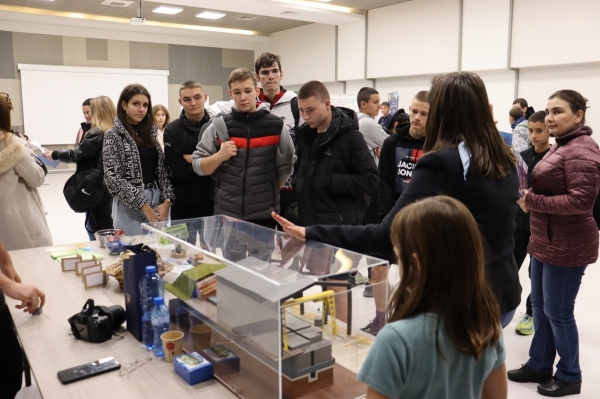 ��� 100 ��������� �� �������� � ���������� �� ������������� 