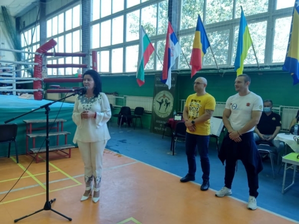 �������� �������� ����� ������������ ������ �� �������