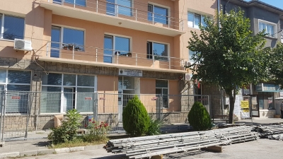 Санират сградата на полицията в Мездра