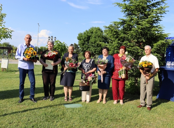 ������� ������������ ������ ���� �� �������� /������/