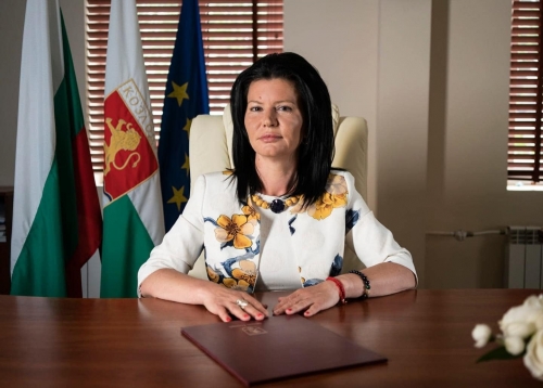 Кмет спасява болница с дарения