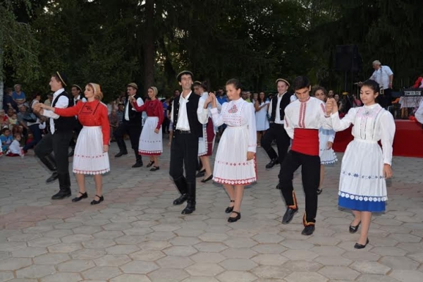 Наше село кани на бал