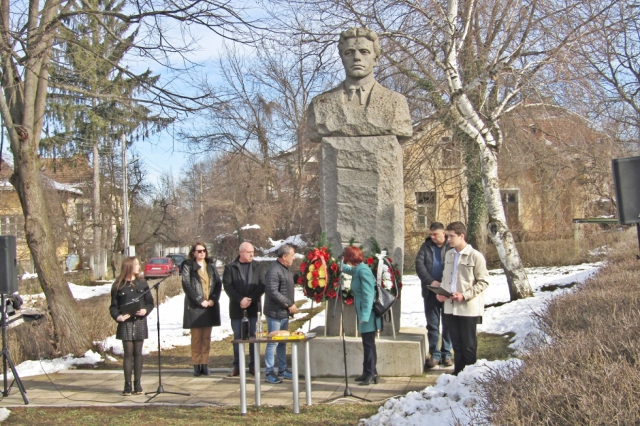 ��� ������ ���������� 153 ������ �� ������� �� ������