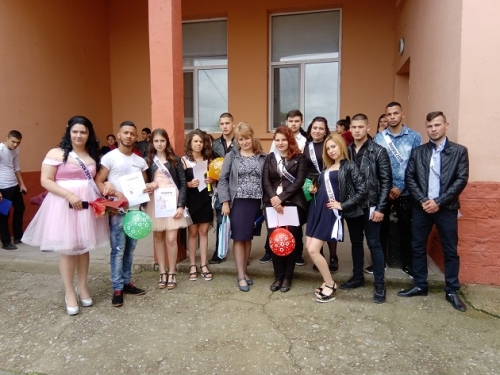 В Криводол изпратиха своите абитуриенти