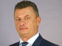       2015 .