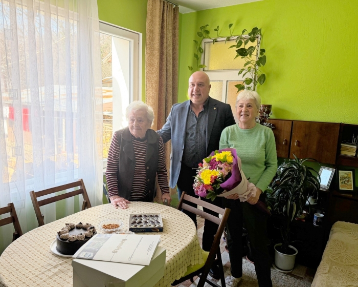 ������ �� ������ �������� 90-������� �������� 