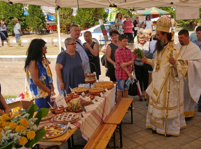 Читалище "Искра 1903"-Крива бара се представи силно на кулинарния базар