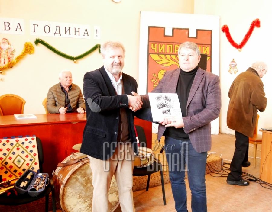 Емигрант запази автентични хора за бъдните поколения