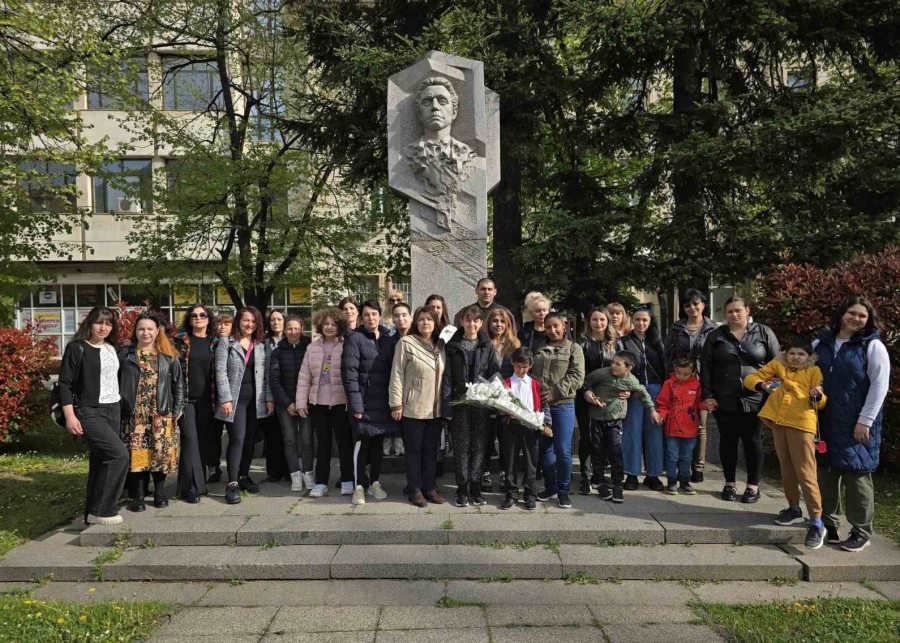 150 ������ �� ���������� �������� � 150 ������ �����, ������� � ����� �� �������