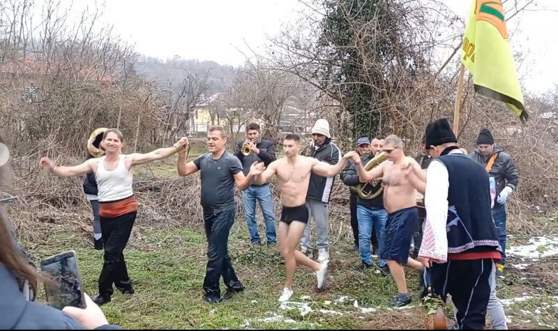 � ������ � ������ ���� � �������� ������������ ��������� � ��������