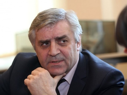 Кметът на Мездра кани партиите на консултации
