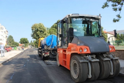 Асфалтират улиците в Козлодуй