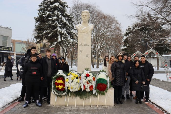 Преклониха се пред паметта на Левски в Козлодуй