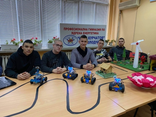 Програмиране и управление на роботи представиха наши ученици