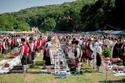 Мераклии за събора „Леденика“ напълниха хотели в няколко общини