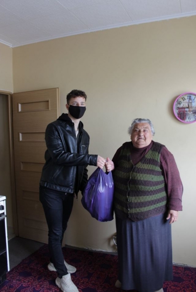 Дариха хранителни продукти на жители на Козлодуй