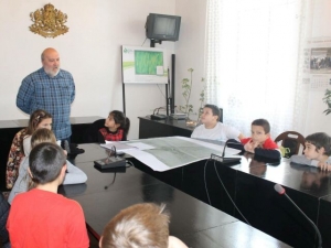 Третокласници бяха на среща с главния архитект на общината