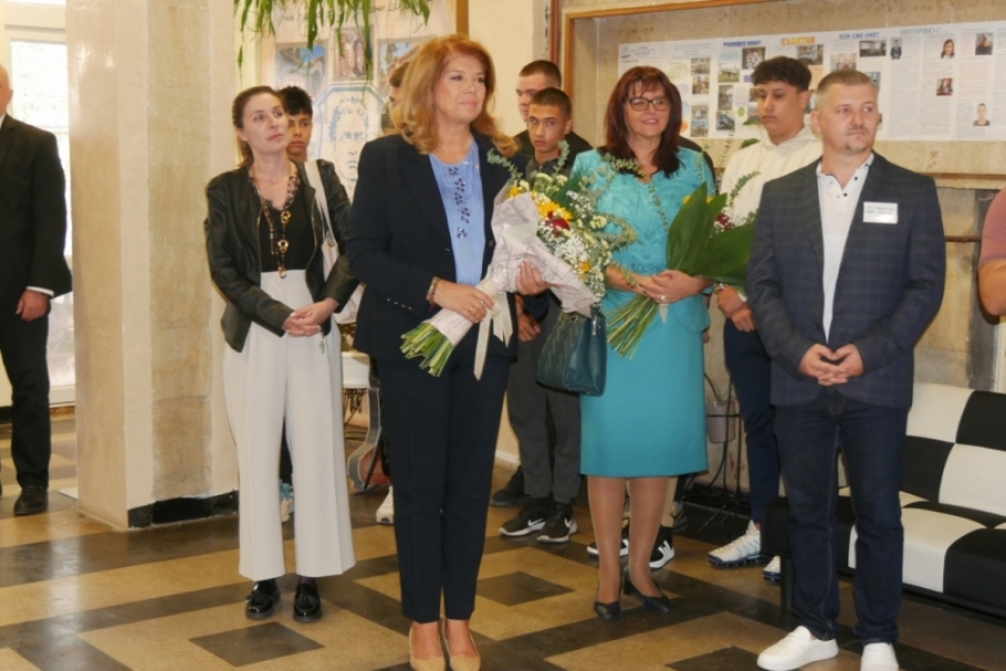 Вицепрезидентът хареса училището