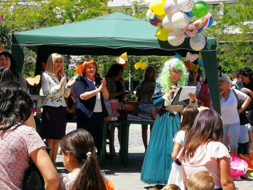 Децата на Враца празнуваха в центъра на града