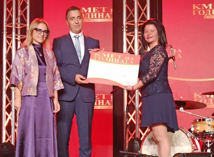 Маринела Николова с две отличия в Кмет на годината
