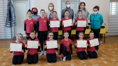 23 гимнастички от „Анелия“ (Мездра) изкачиха още едно стъпало