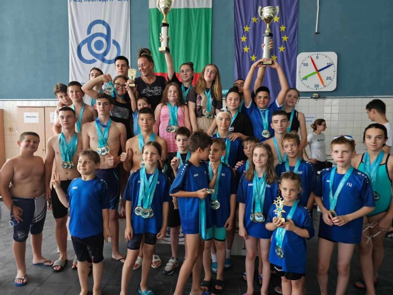 Направиха турнир по плуване за купата на Община Козлодуй