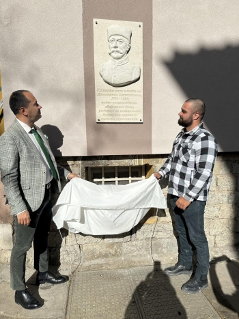 Поставиха барелеф на Димитраки Хаджитошин във Враца