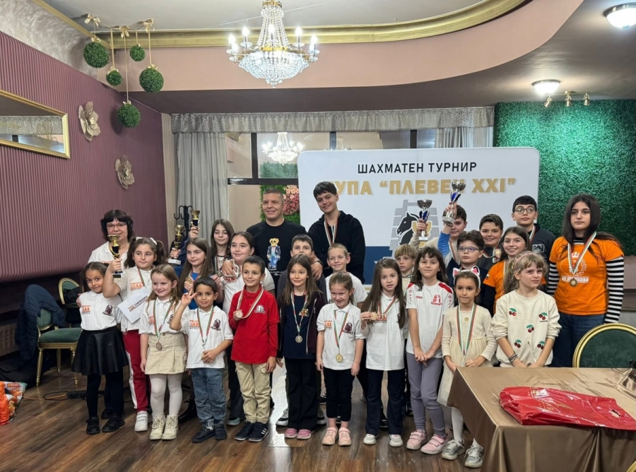 Шахматисти от Лом и Бяла Слатина грабнаха Купата на Плевен