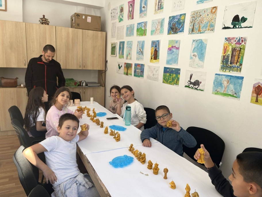 Ученици участваха в творческа работилница2