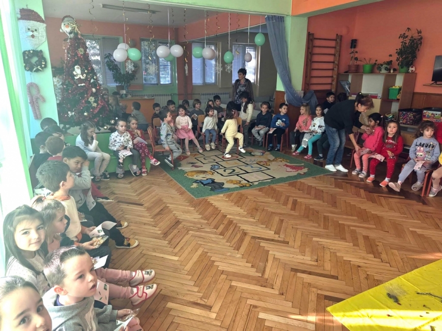 Малки герои се учат как да пазят природата