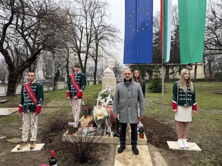 Събират средства за униформи на първия ученически гвардейски отряд във Враца