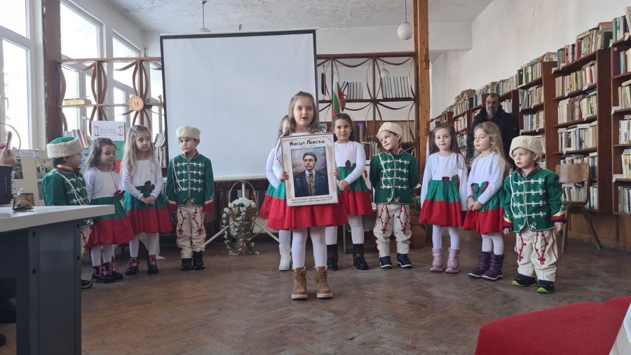 Малчугани от Бързия почетоха паметта на Левски