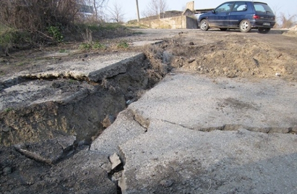 Нов обходен път на Оряхово решава проблем със свлачище