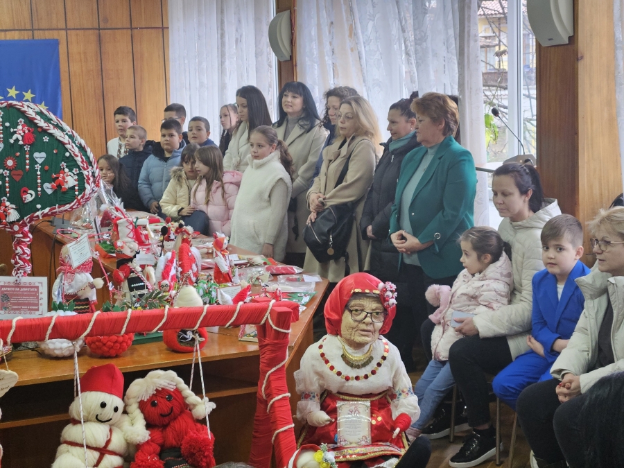 Над 100 деца от 4 общини участваха в конкурса „Бяло и червено“