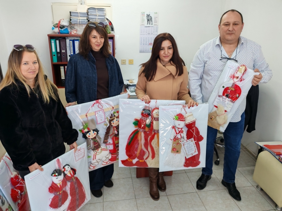 С „Мартеници за здраве” закичиха лечебните заведения в Мездра