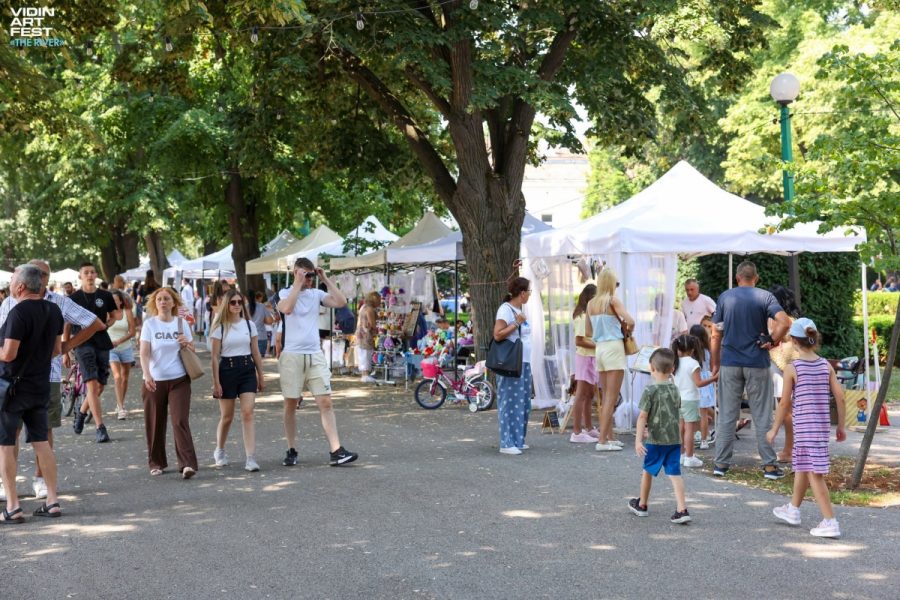 Арт базар на Vidin Art Festival “The River” 2026