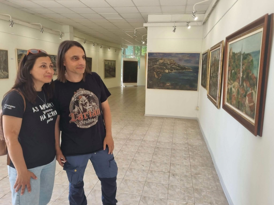 Световноизвестен композитор посети изложба в Лом