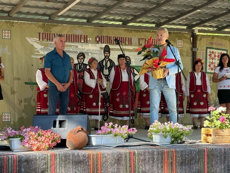 Започна съборът „Китка“ в Студено буче