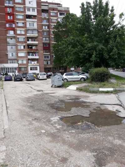 Ограничават движението по възлов участък