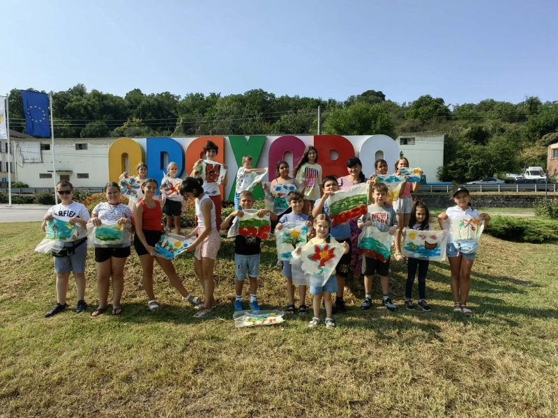 Картини от вълна направиха оряховските деца