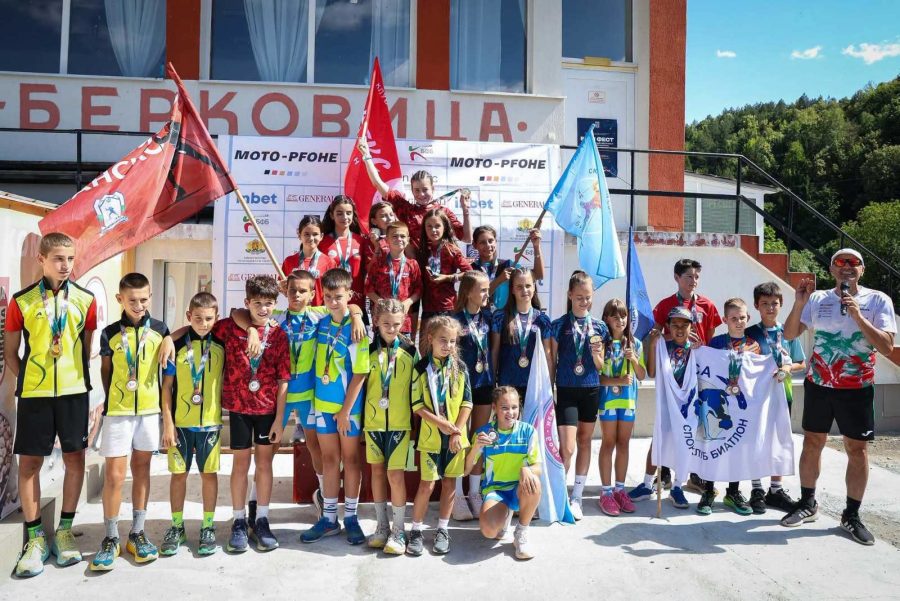 Над 170 младежи от страната се впуснаха в летния биатлон в Берковица