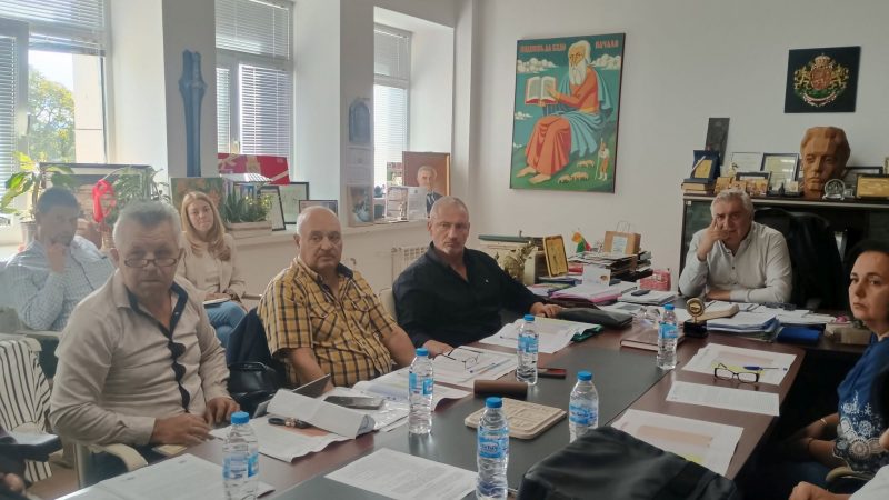 Партиите се разбраха за съставите на изборните комисии в Мездра