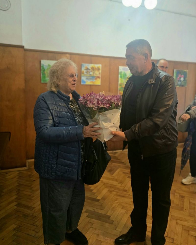 Кметът на Роман уважи откриването на изложба