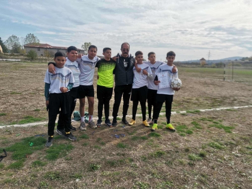 Училище във Владимирово спечели футболен турнир