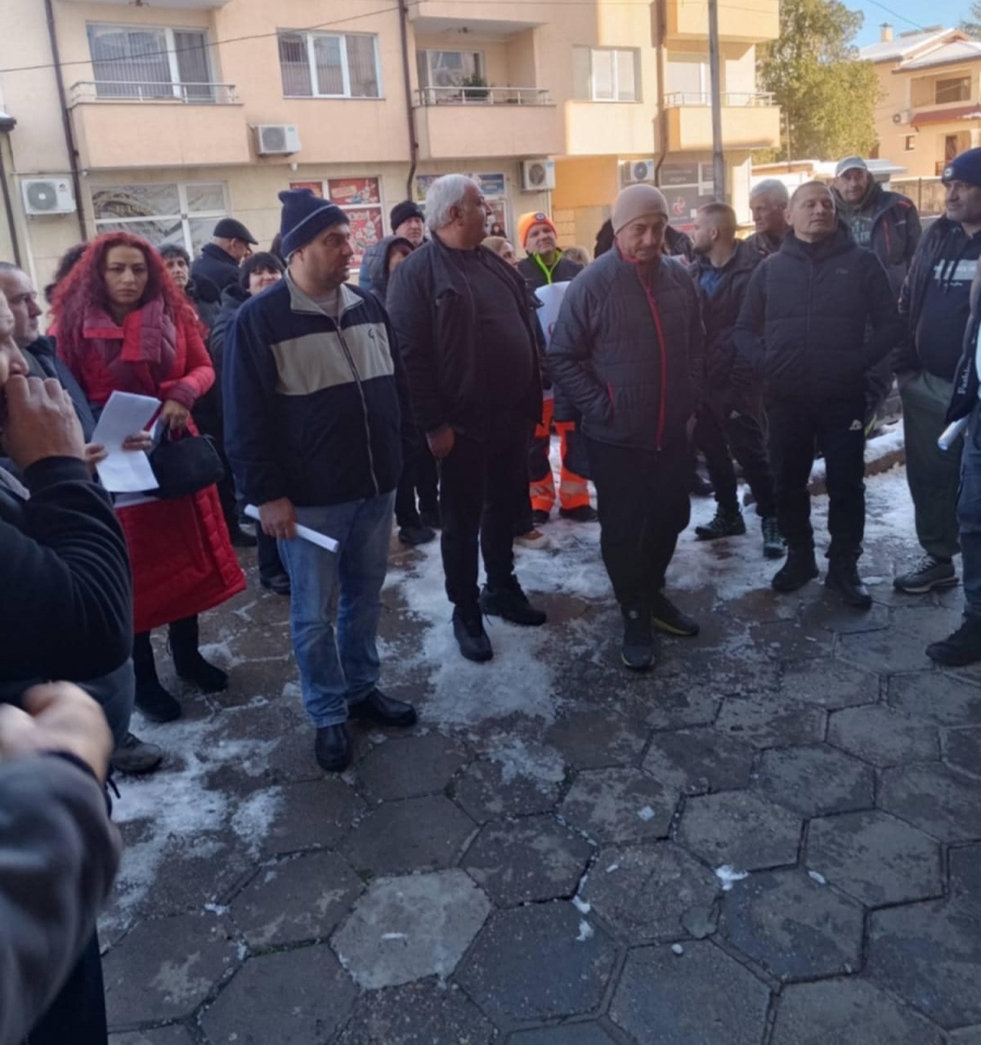 Десетки жители от Врачанско протестираха заради липсата на електричество