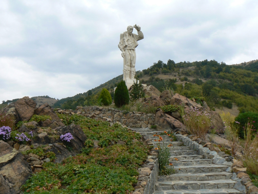 Обявиха регламента за Националния литературен конкурс за разказ „Дядо Йоцо гледа”