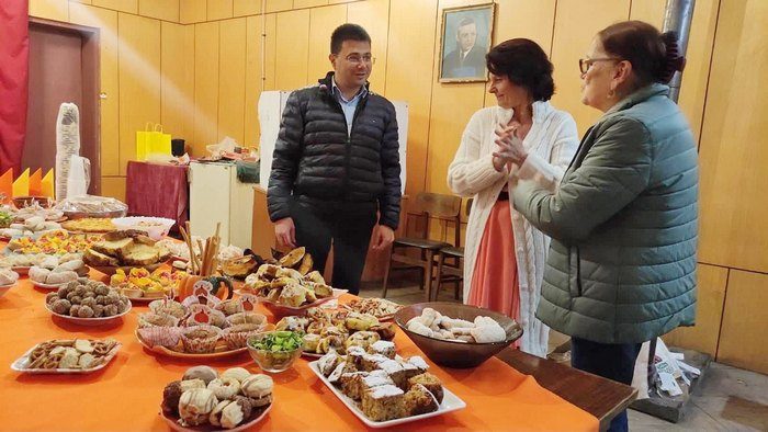 Есенен празник в Шишенци събра местни жители и пазители на фолклора