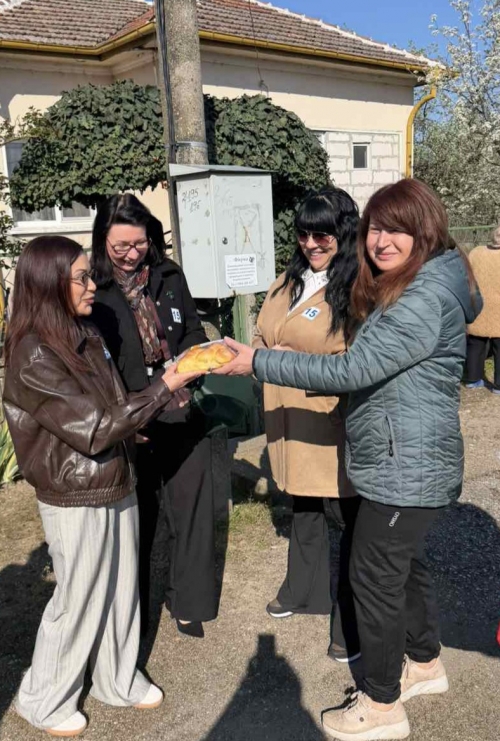 Топли думи и традиционен козунак за стотици възрастни във Видинско