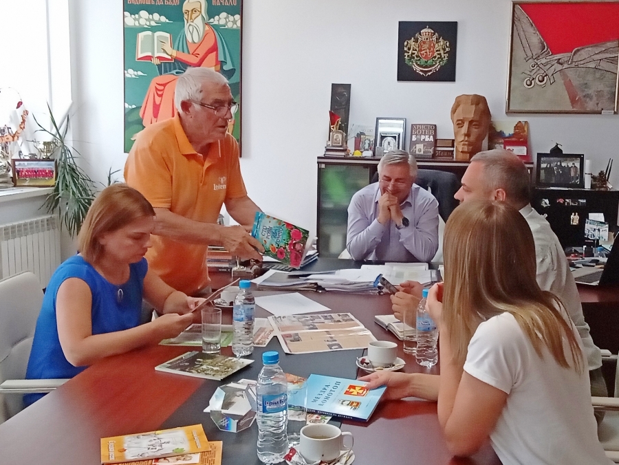 Общественик зове да помогнем на украинските деца от побратимения на Мездра Конотоп